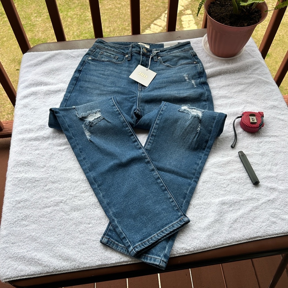 JBD-by Just Black Denim Blue Distressed Jeans Sz 29 NWT